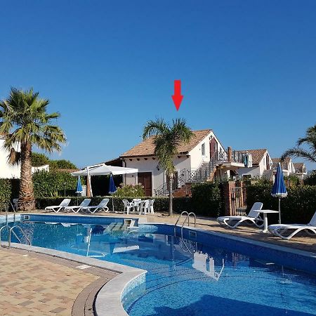 Mansarda Con Vista Piscina Villa Campofelice Di Roccella Dış mekan fotoğraf