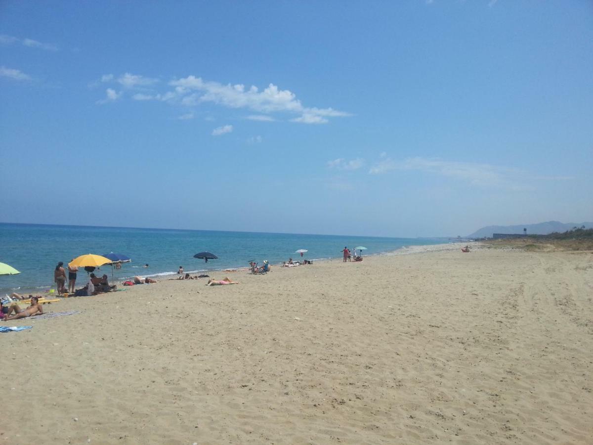 Mansarda Con Vista Piscina Villa Campofelice Di Roccella Dış mekan fotoğraf