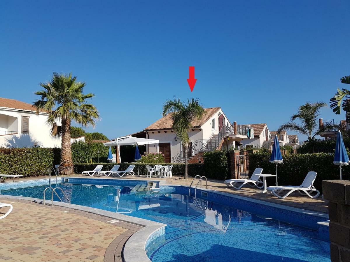 Mansarda Con Vista Piscina Villa Campofelice Di Roccella Dış mekan fotoğraf