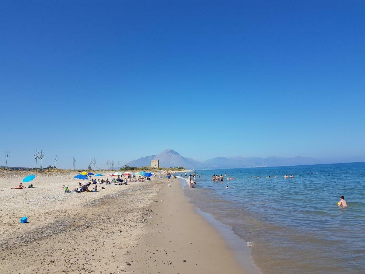 Mansarda Con Vista Piscina Villa Campofelice Di Roccella Dış mekan fotoğraf