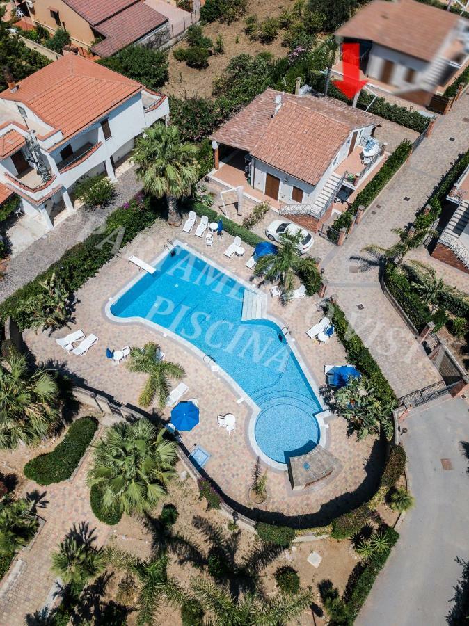 Mansarda Con Vista Piscina Villa Campofelice Di Roccella Dış mekan fotoğraf
