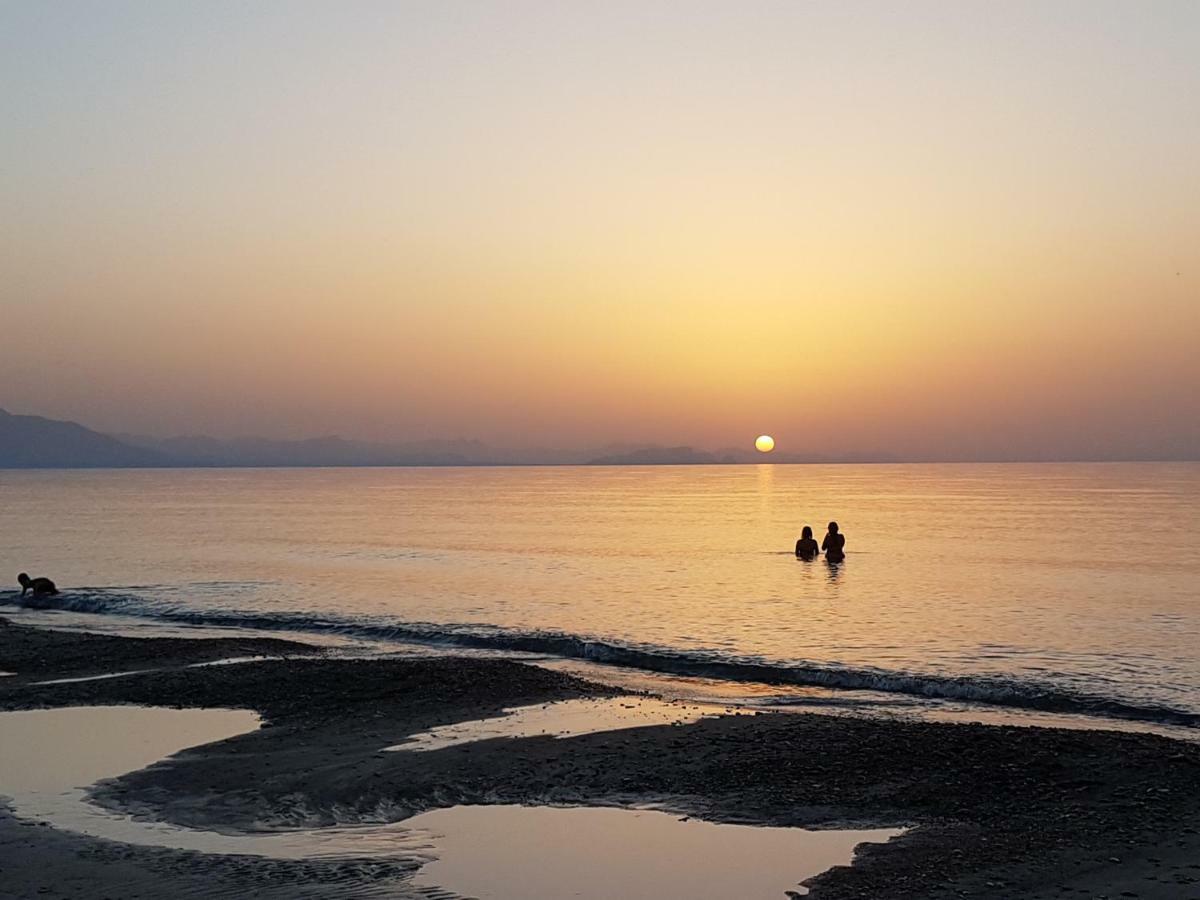 Mansarda Con Vista Piscina Villa Campofelice Di Roccella Dış mekan fotoğraf